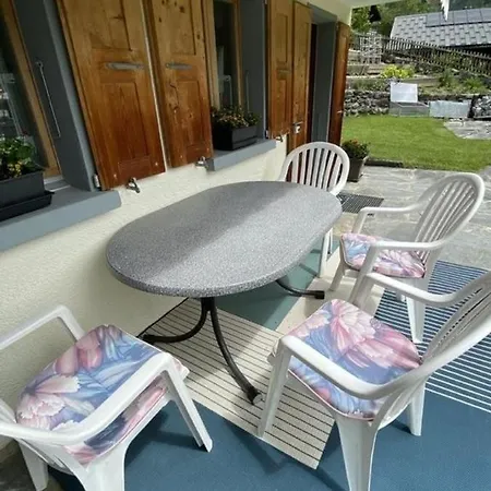 Einzimmerwohnung In Authentischem Schweizer Chalet Fur 2-3 Personen, Private Terrasse, Mit Fruhstuck *