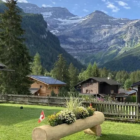Einzimmerwohnung In Authentischem Schweizer Chalet Fur 2-3 Personen, Private Terrasse, Mit Fruhstuck * Les Diablerets