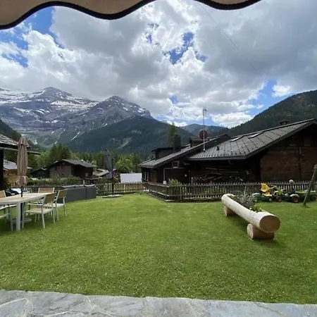Einzimmerwohnung In Authentischem Schweizer Chalet Fur 2-3 Personen, Private Terrasse, Mit Fruhstuck Appartement